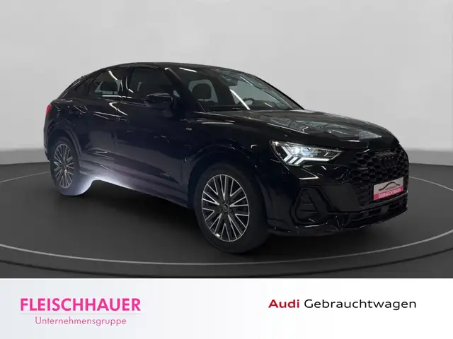 Audi Q3 view 9