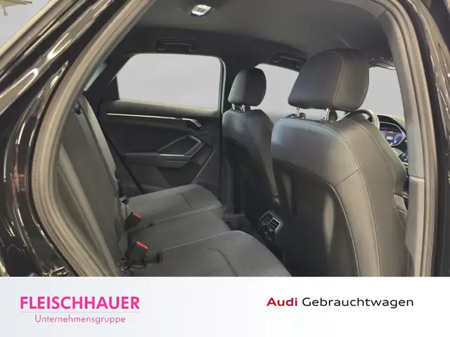 Audi Q3 view 20