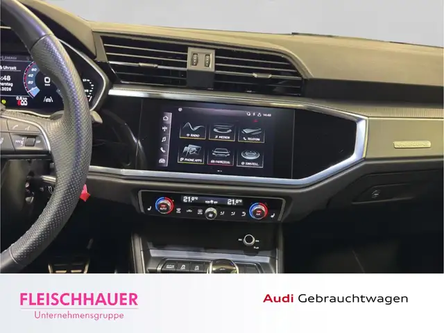 Audi Q3 view 17
