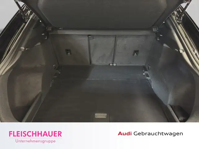Audi Q3 view 21