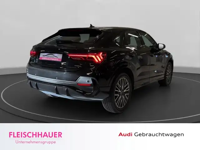 Audi Q3 view 7