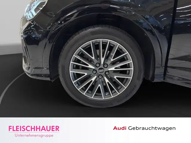 Audi Q3 view 23