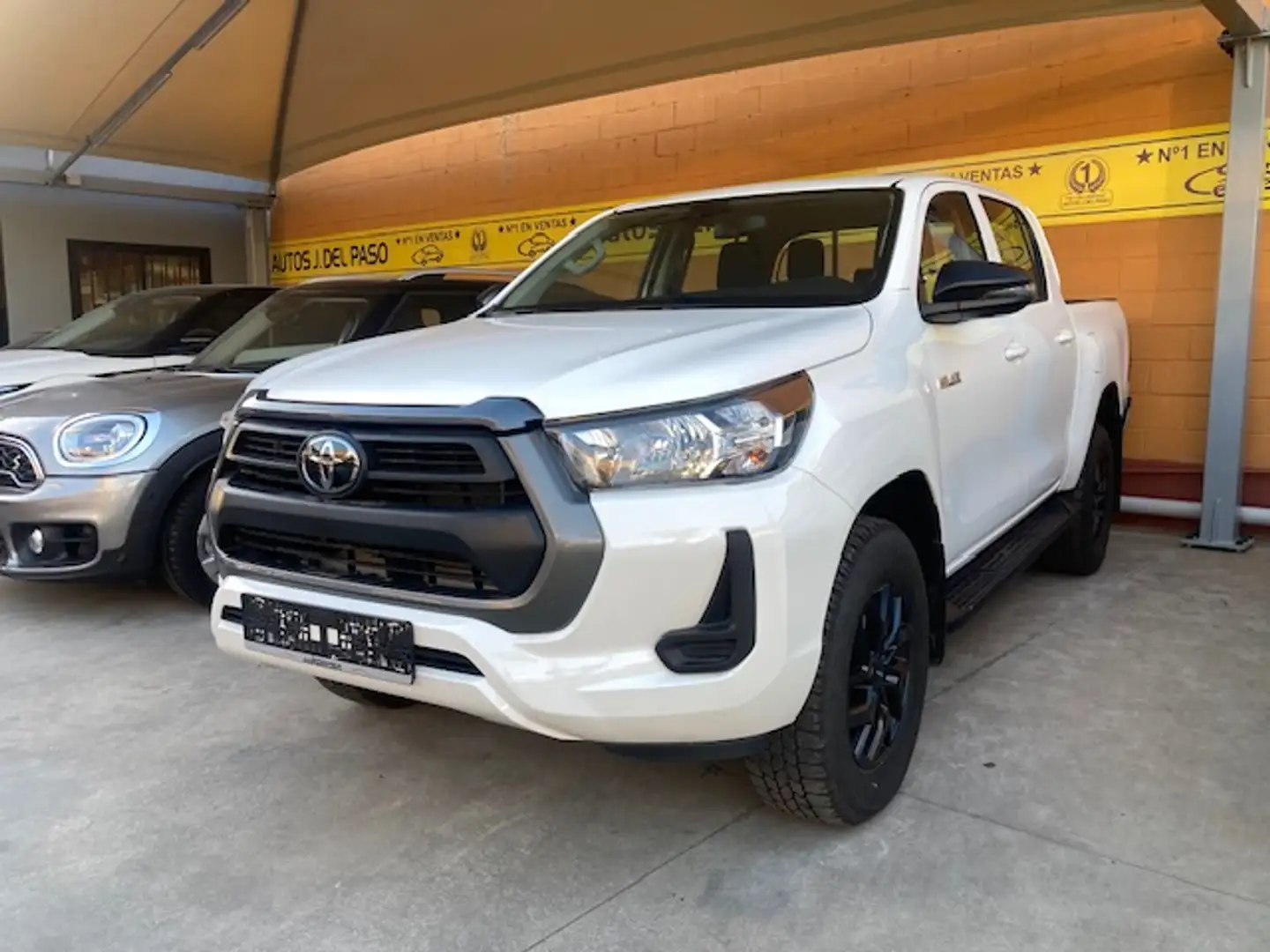 Toyota Hilux Cabina Doble VX Wit - 1