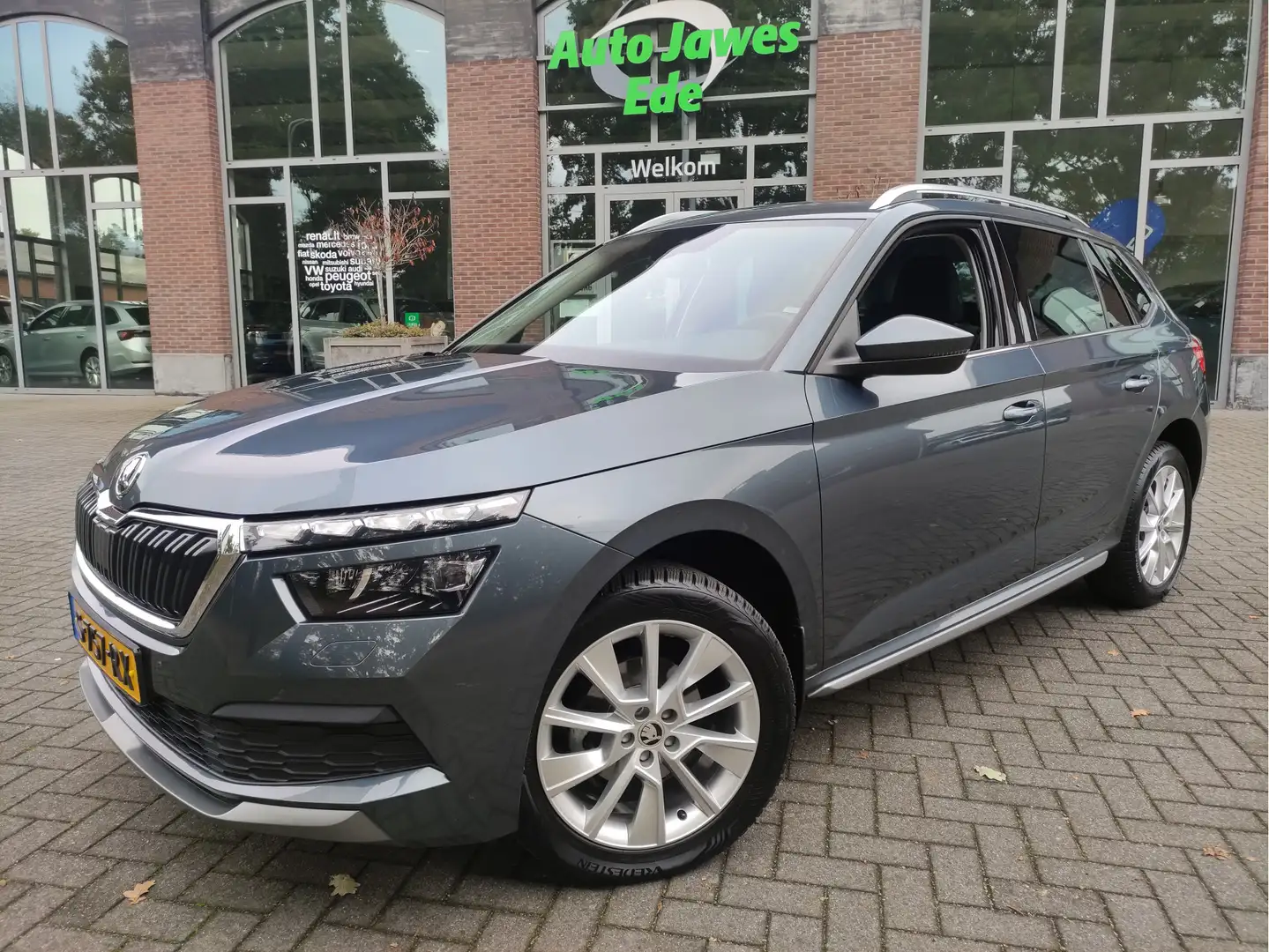 Skoda Kamiq 1.5 TSI DSG ACT Business Edition Wegklapbare trekh Grijs - 2