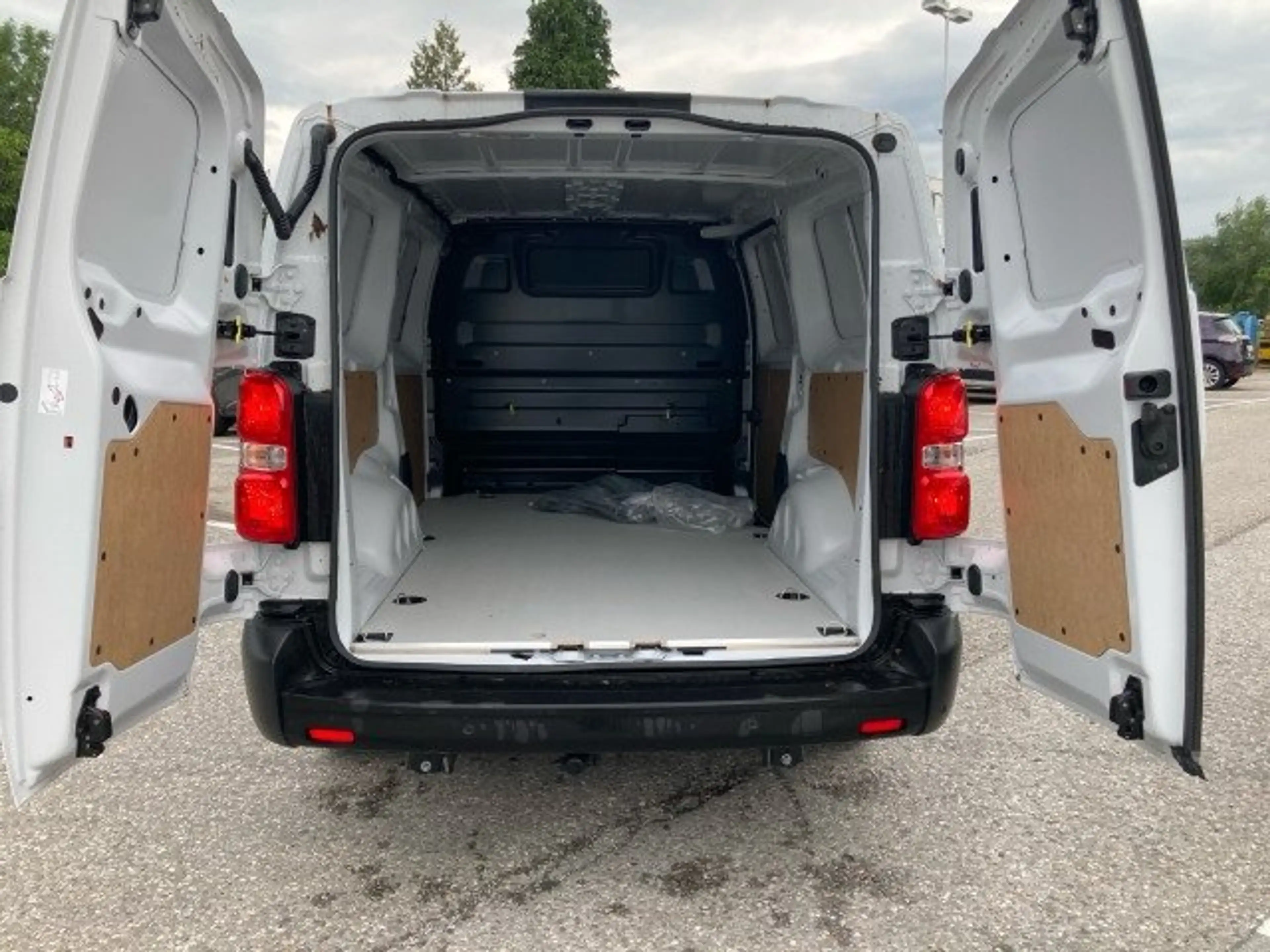 Fiat Scudo Serie 3 KW XL BlueHDi — photo 13