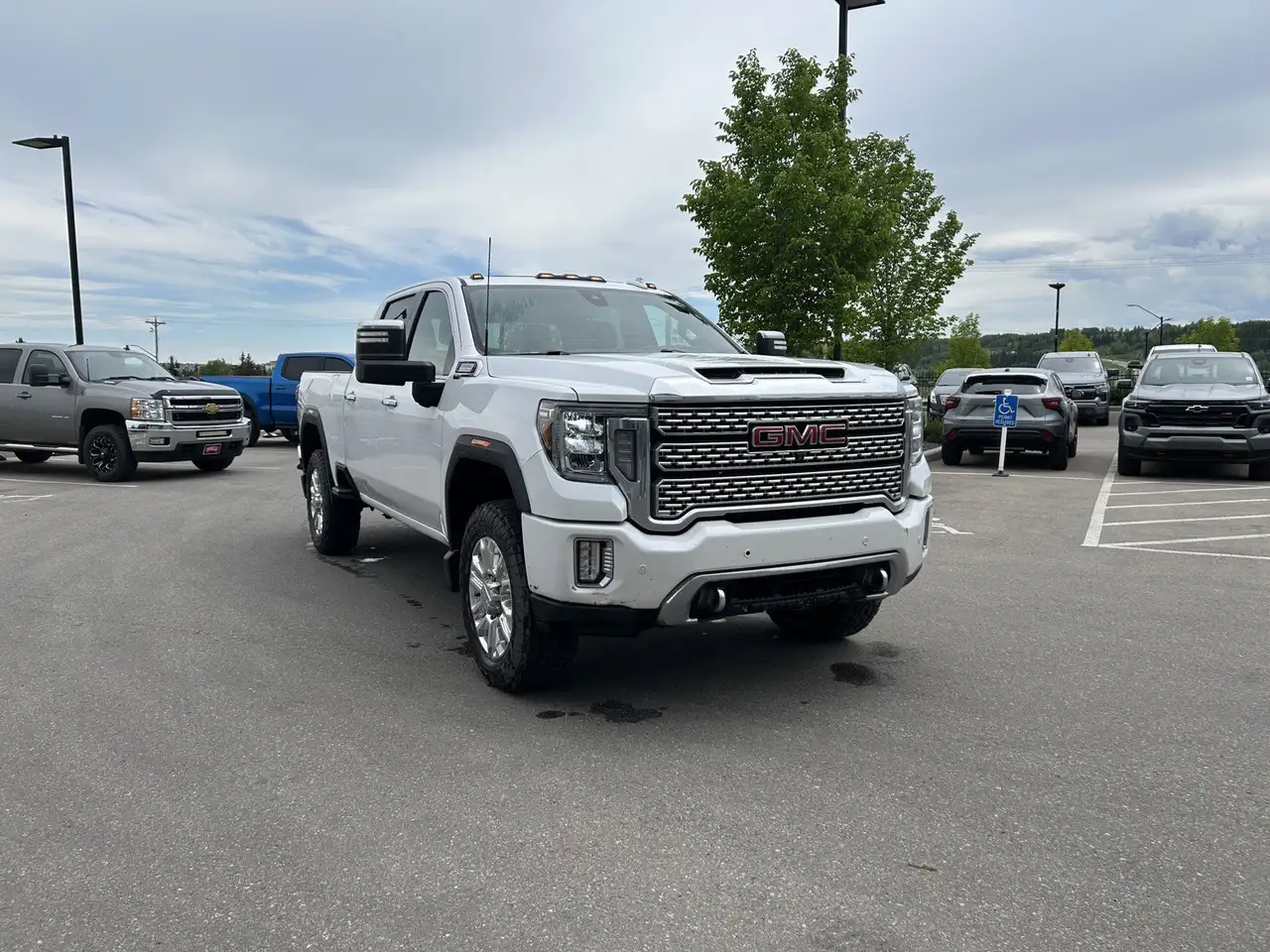 GMC Sierra 2500HD photo GMC Sierra 2500HD