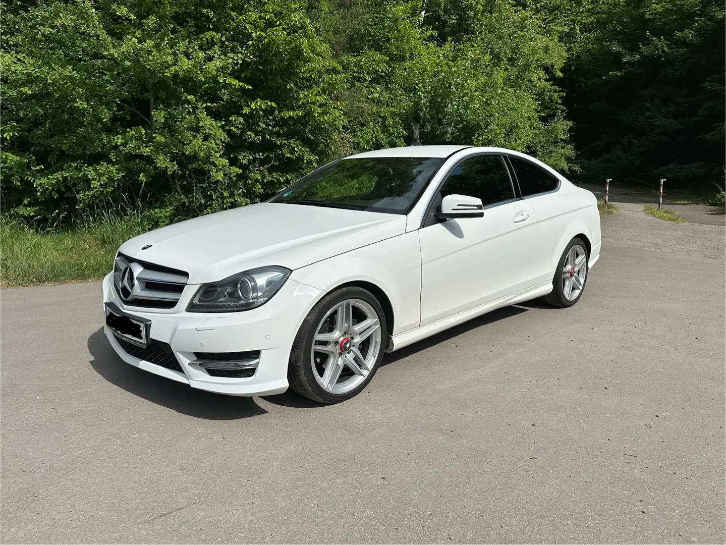 Mercedes-Benz C 250 CDI DPF Coupe AMG (BlueEFFICIENCY) 7G-TRONIC Biały - 1