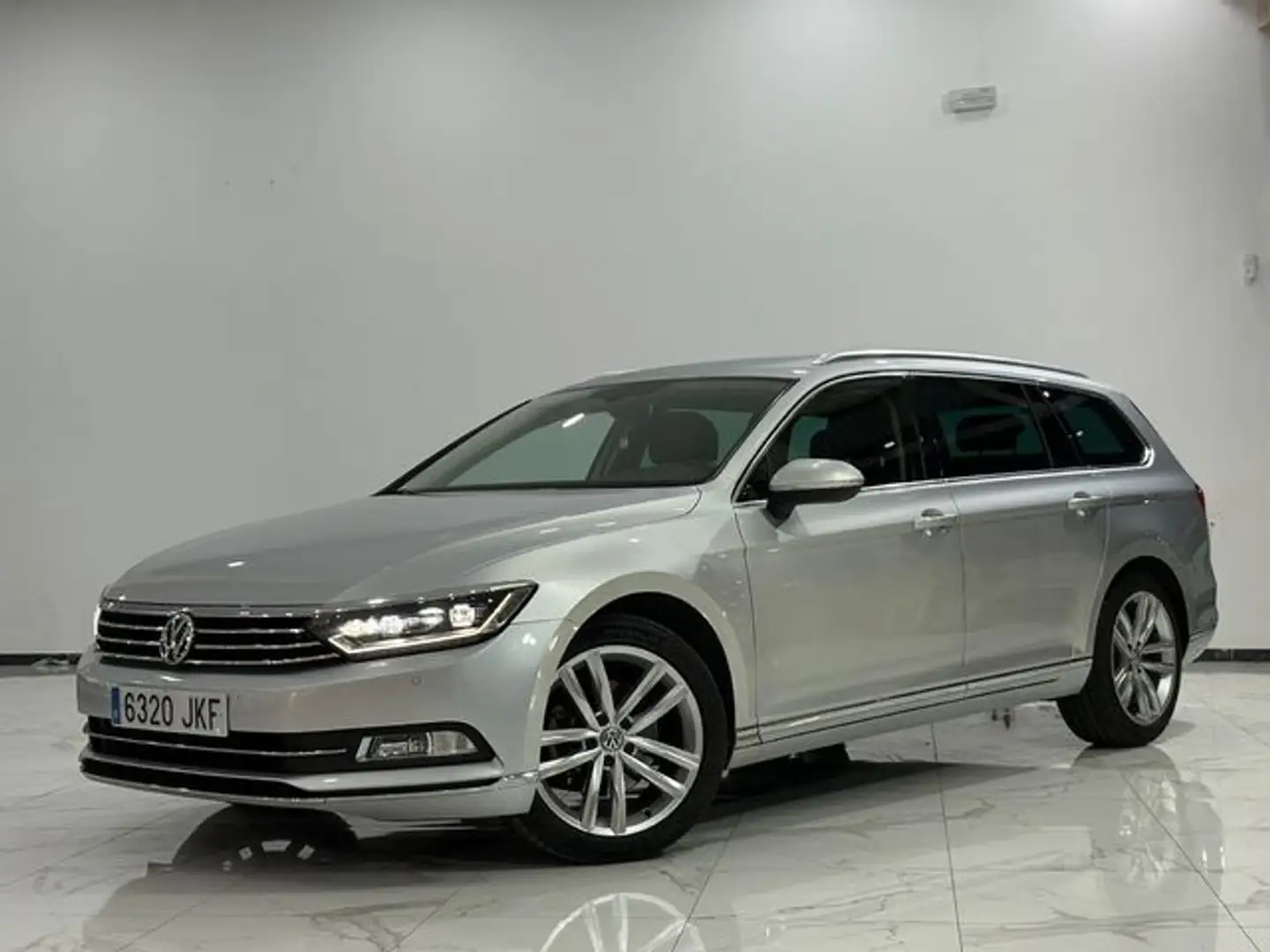 Volkswagen Passat Variant 2.0TDI Sport DSG6 110kW Gris - 1