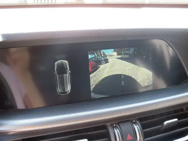 Alfa Romeo Stelvio view 17