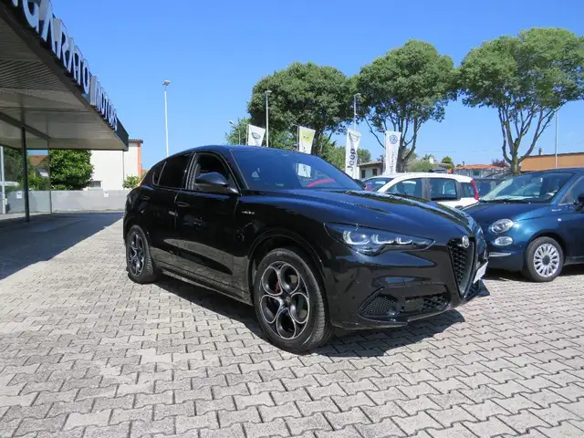 Alfa Romeo Stelvio view 3