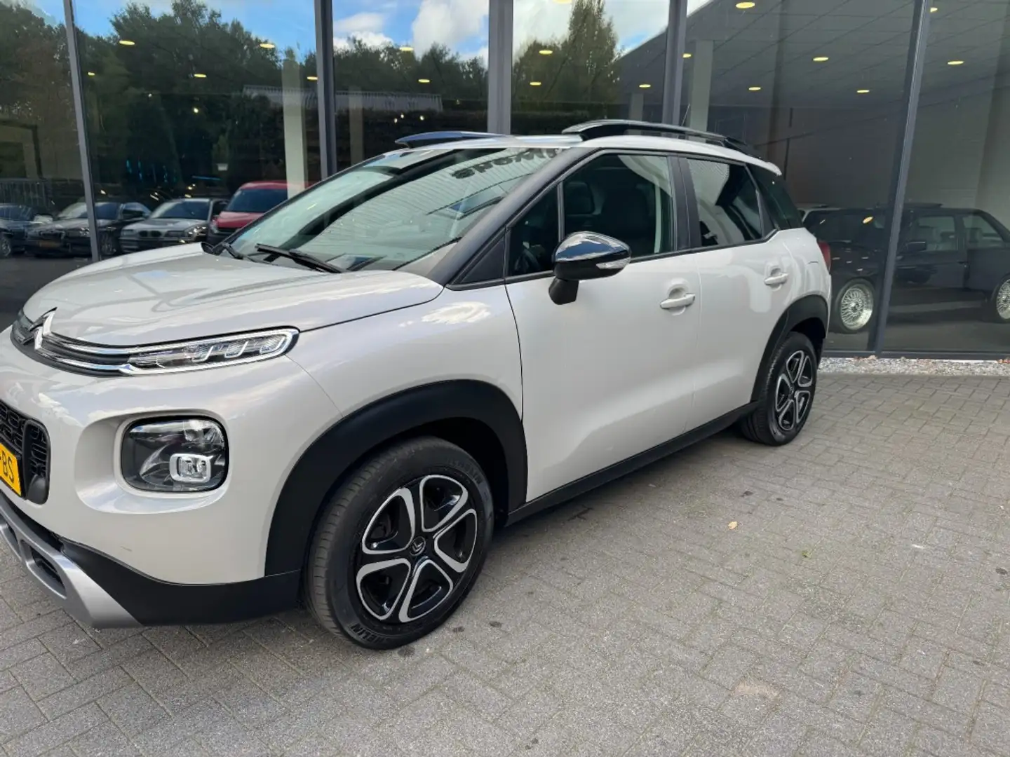 Citroen C3 Aircross 1.2T 110pk FEEL,Clima,Cruise,Carplay,Lane Ass.,PDC Grau - 2