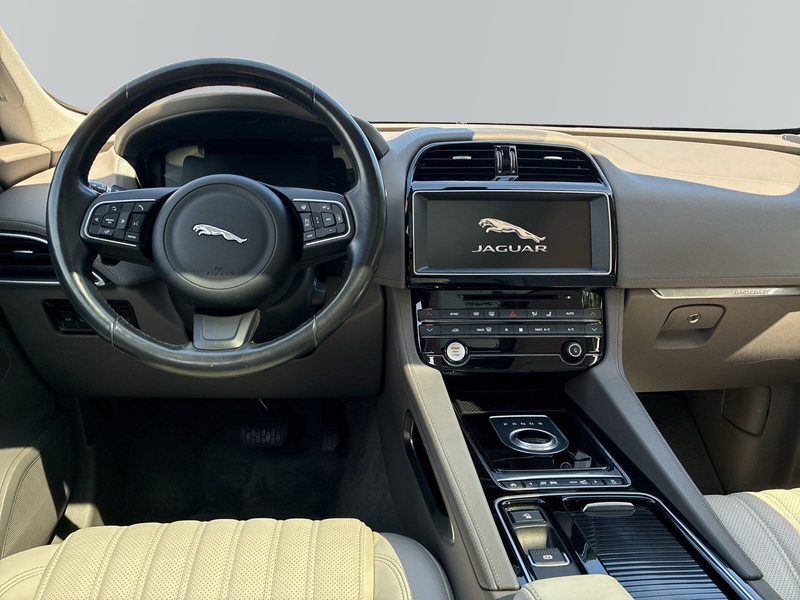 Jaguar F-Pace Portfolio AWD — photo 8