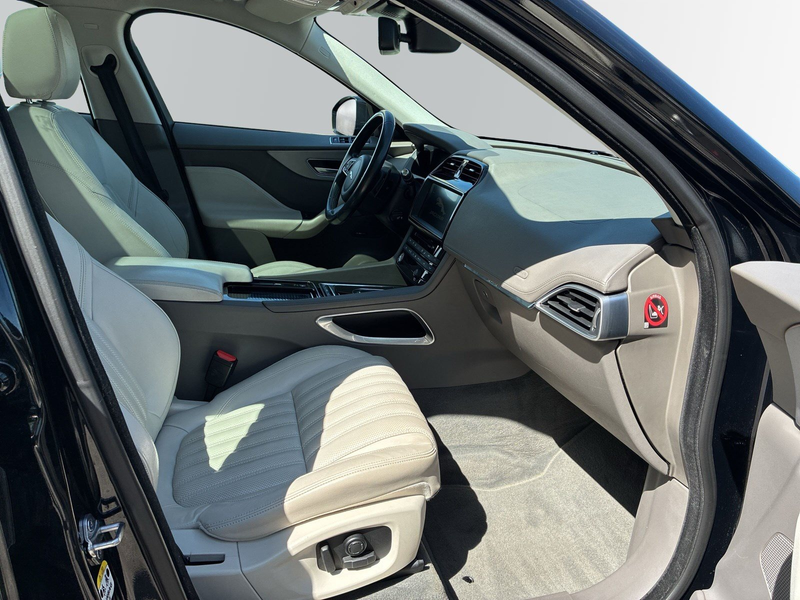 Jaguar F-Pace Portfolio AWD — photo 9