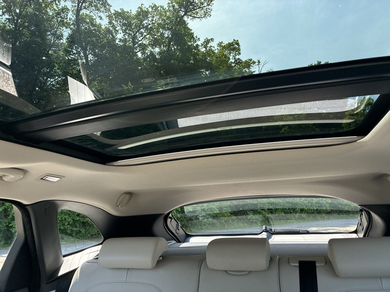 Jaguar F-Pace Portfolio AWD — photo 13