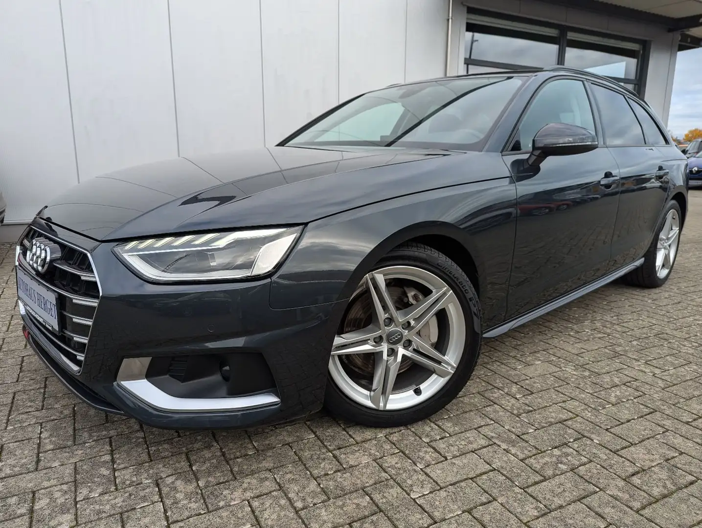 Audi A4 Avant 40 TDI S-tronic advanced Grau - 1