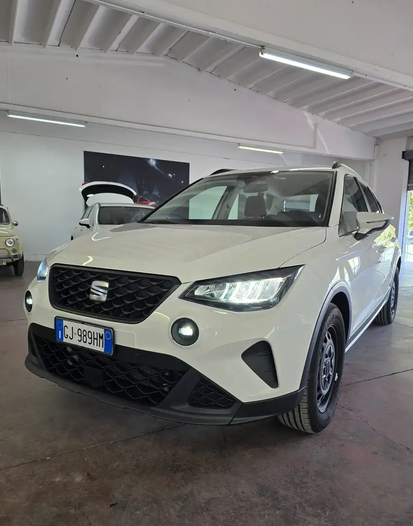 SEAT Arona 1.0 tgi Style 90cv Blanc - 1