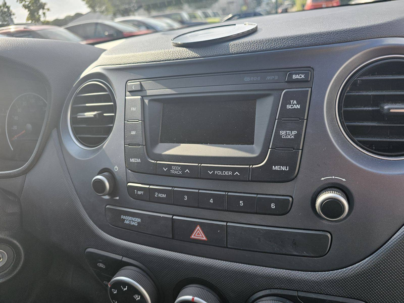 Hyundai i10 i10 1.2 Automatik/Klima/Allwetterreifen/Parktronic — photo 9