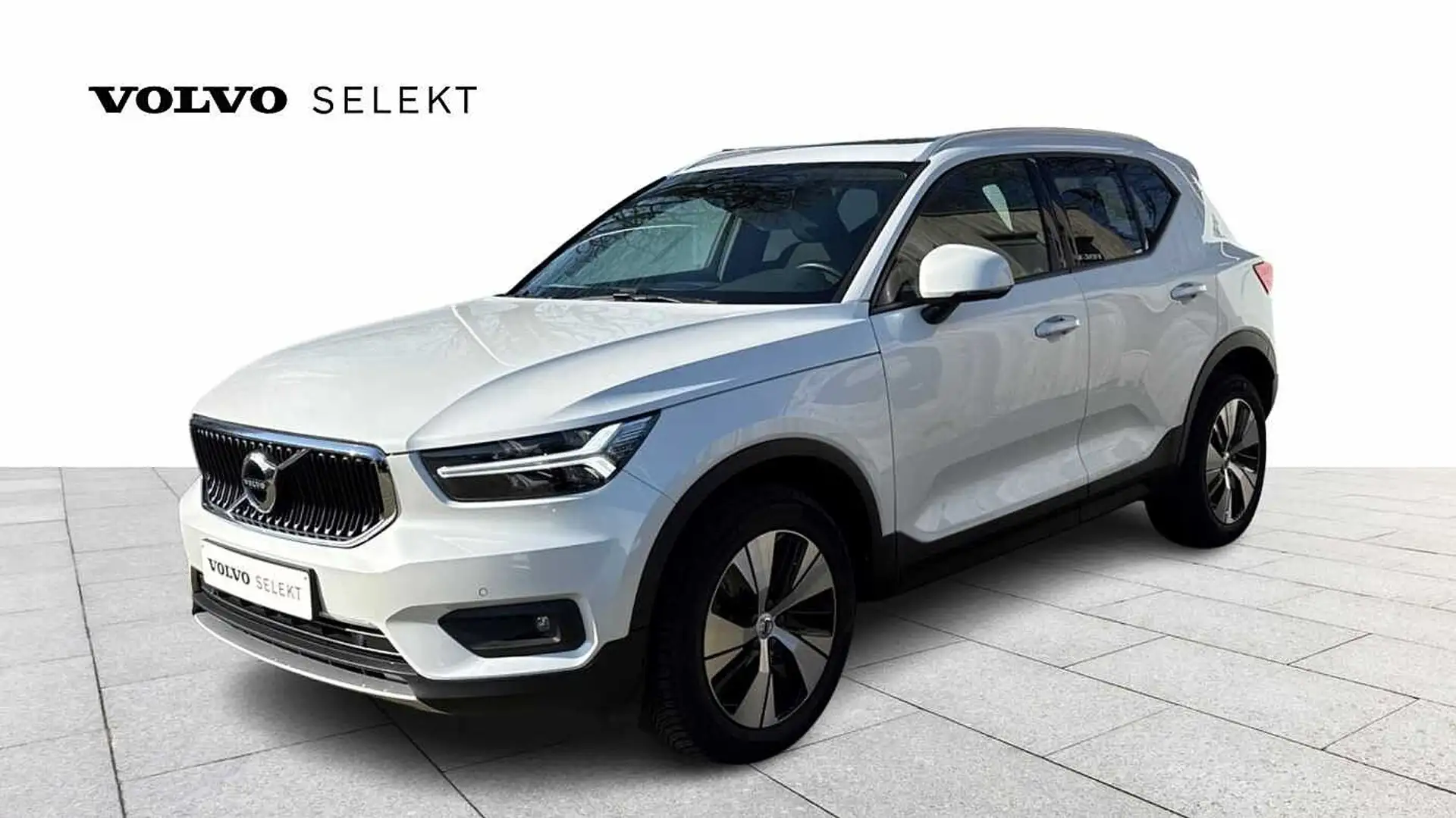 Volvo XC40 Momentum Pro, T2 Geartronic Wit - 1
