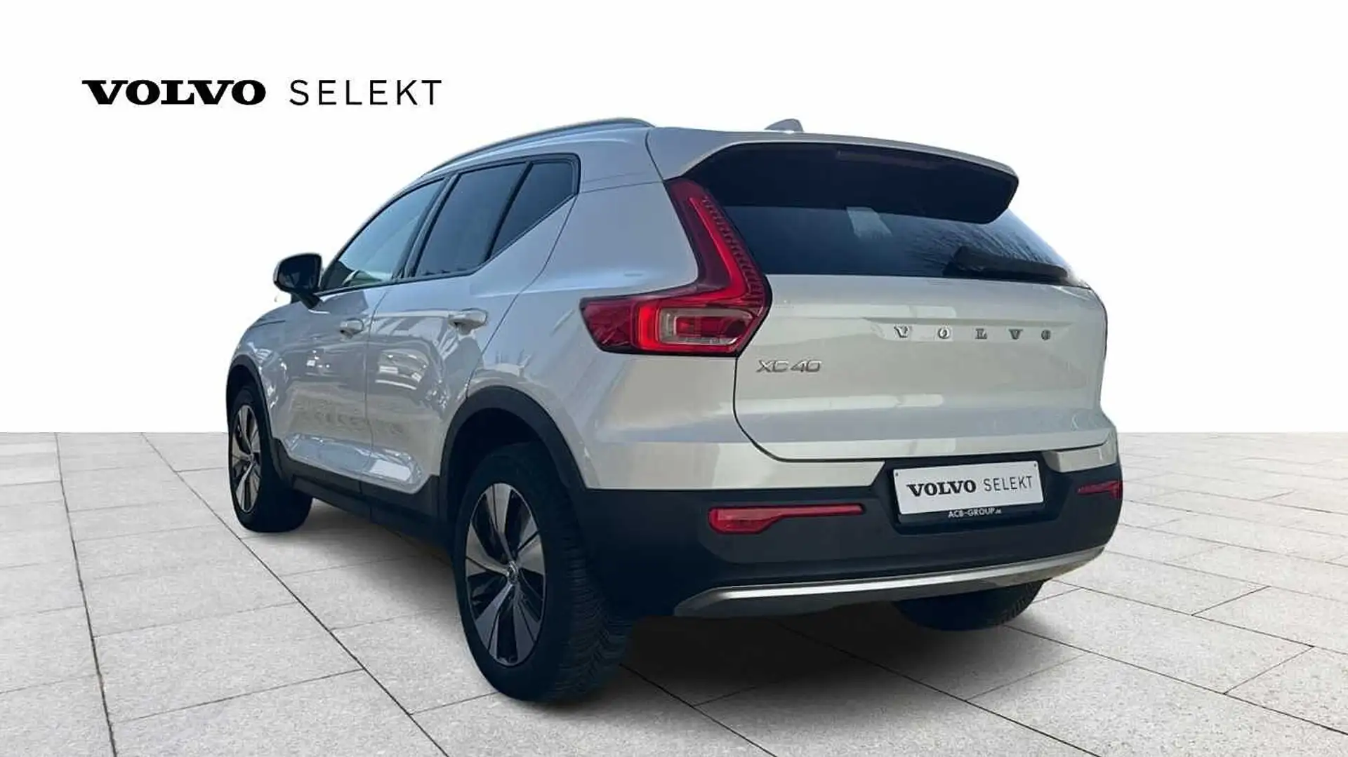 Volvo XC40 Momentum Pro, T2 Geartronic Wit - 2