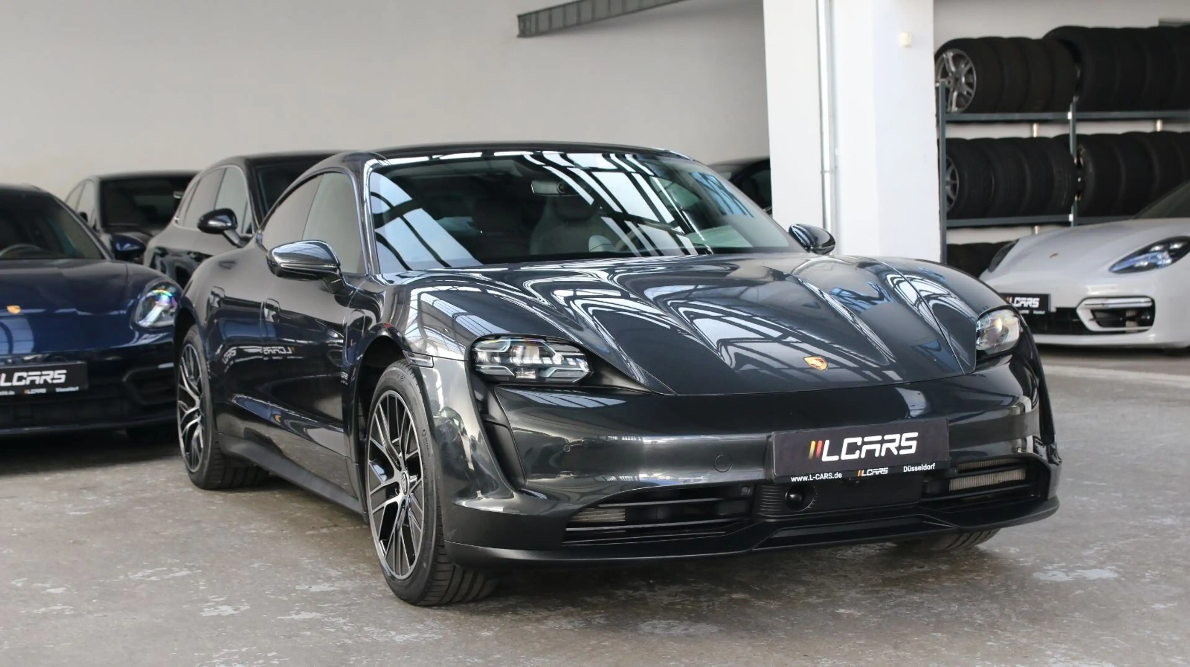 Porsche Taycan 14Wege Pano InnoDrive 93,4Kw SportChrono — photo 4
