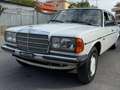 Mercedes-Benz 240 Blanc - thumbnail 18