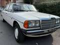 Mercedes-Benz 240 Blanc - thumbnail 17