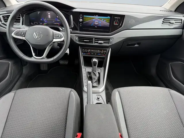 Volkswagen Polo view 8