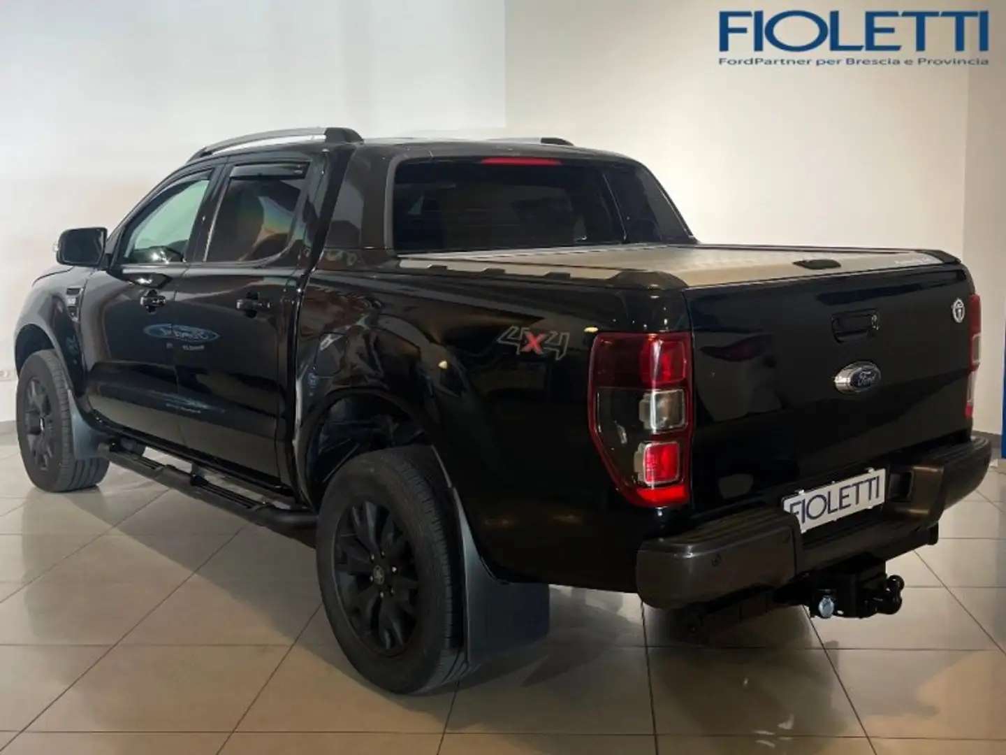 Ford Ranger 3ª SERIE 3.2 TDCI AUT. DC WILDTRAK 5PT. Zwart - 2