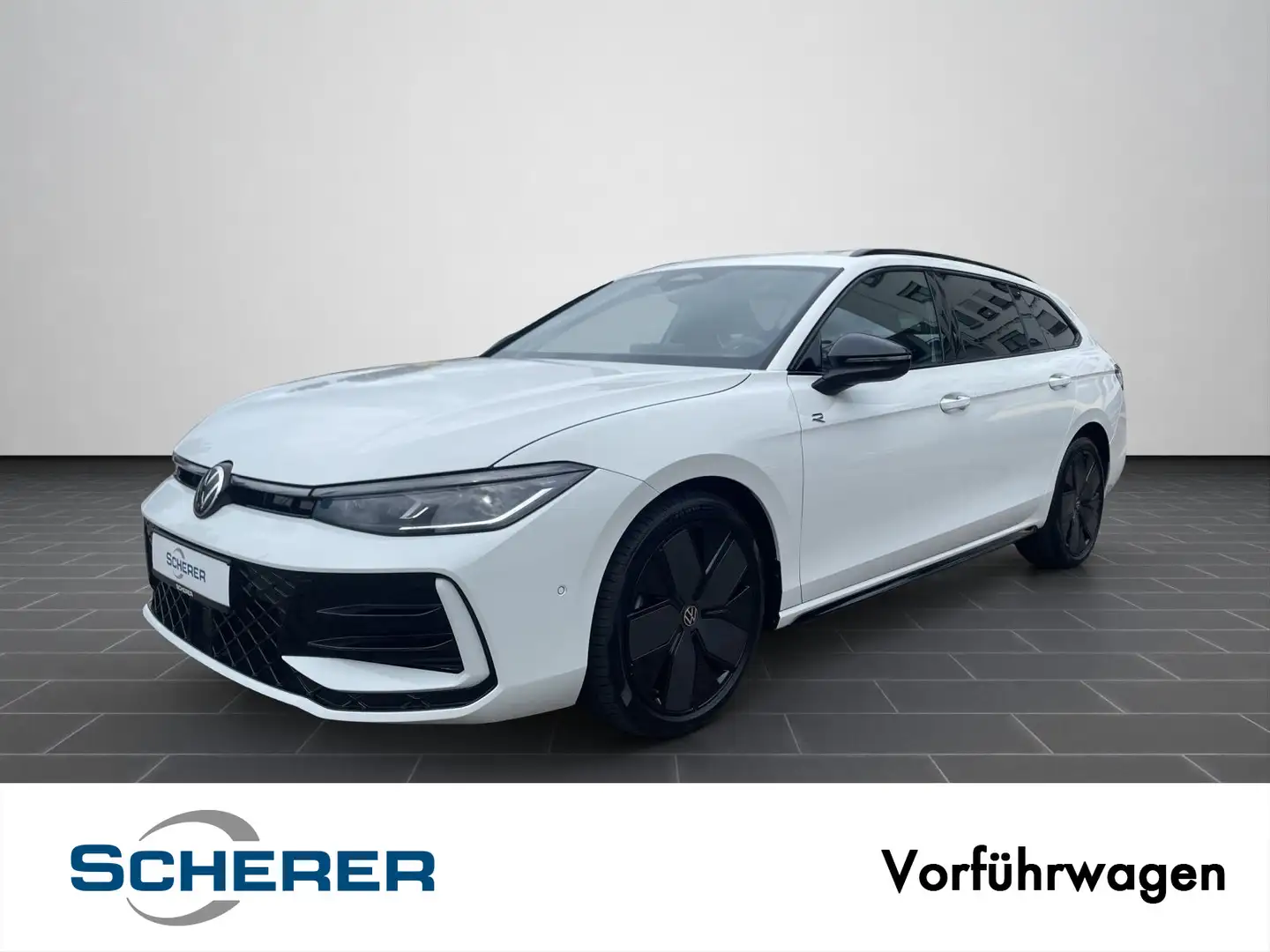 Volkswagen Passat Variant R-Line 2,0 l TDI SCR 150 PS DSG7 Weiß - 1