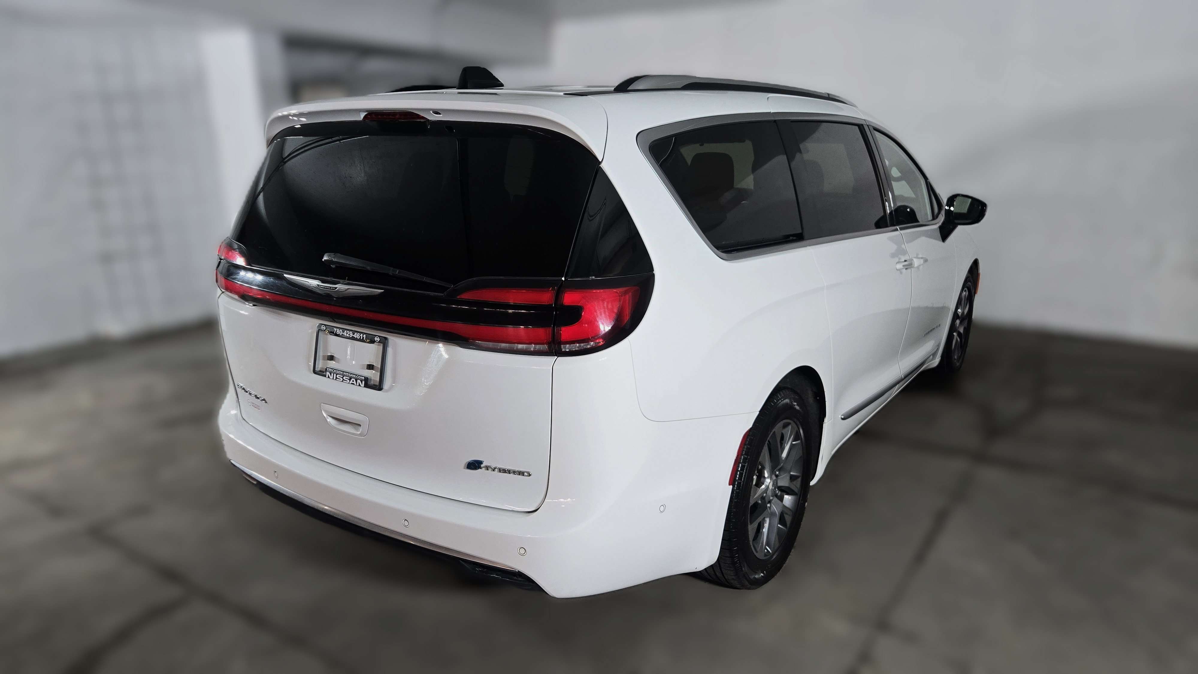 2023 Chrysler Pacifica Hybrid