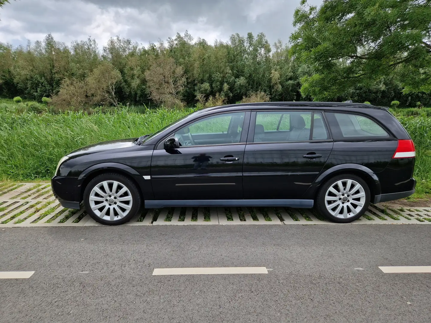 Opel Vectra Vectra 1.8-16V Comfort Zwart - 1