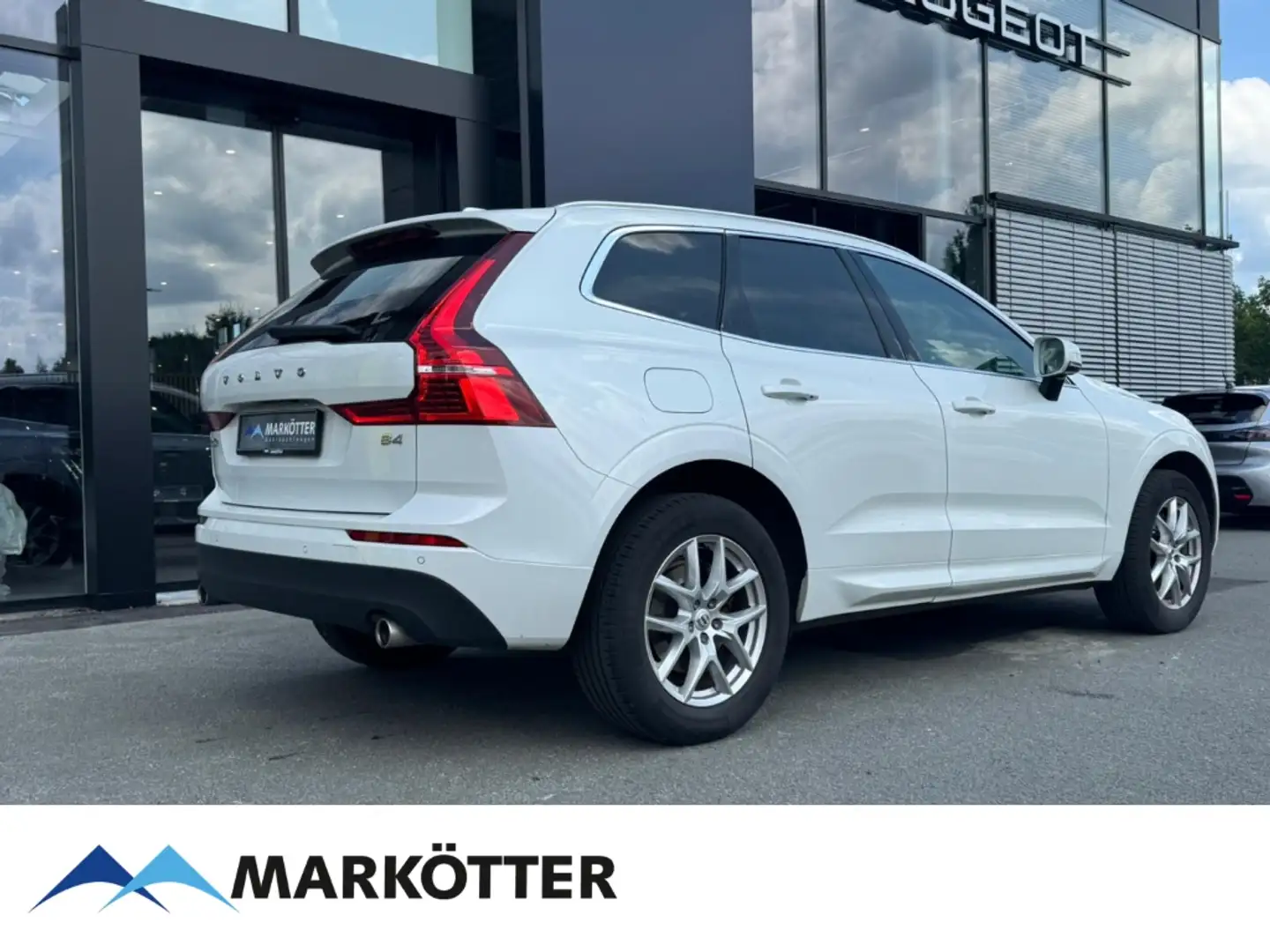 Volvo XC60 B4 Diesel Momentum Pro 2WD PANO/ACC/SHZ/HUD Weiß - 2