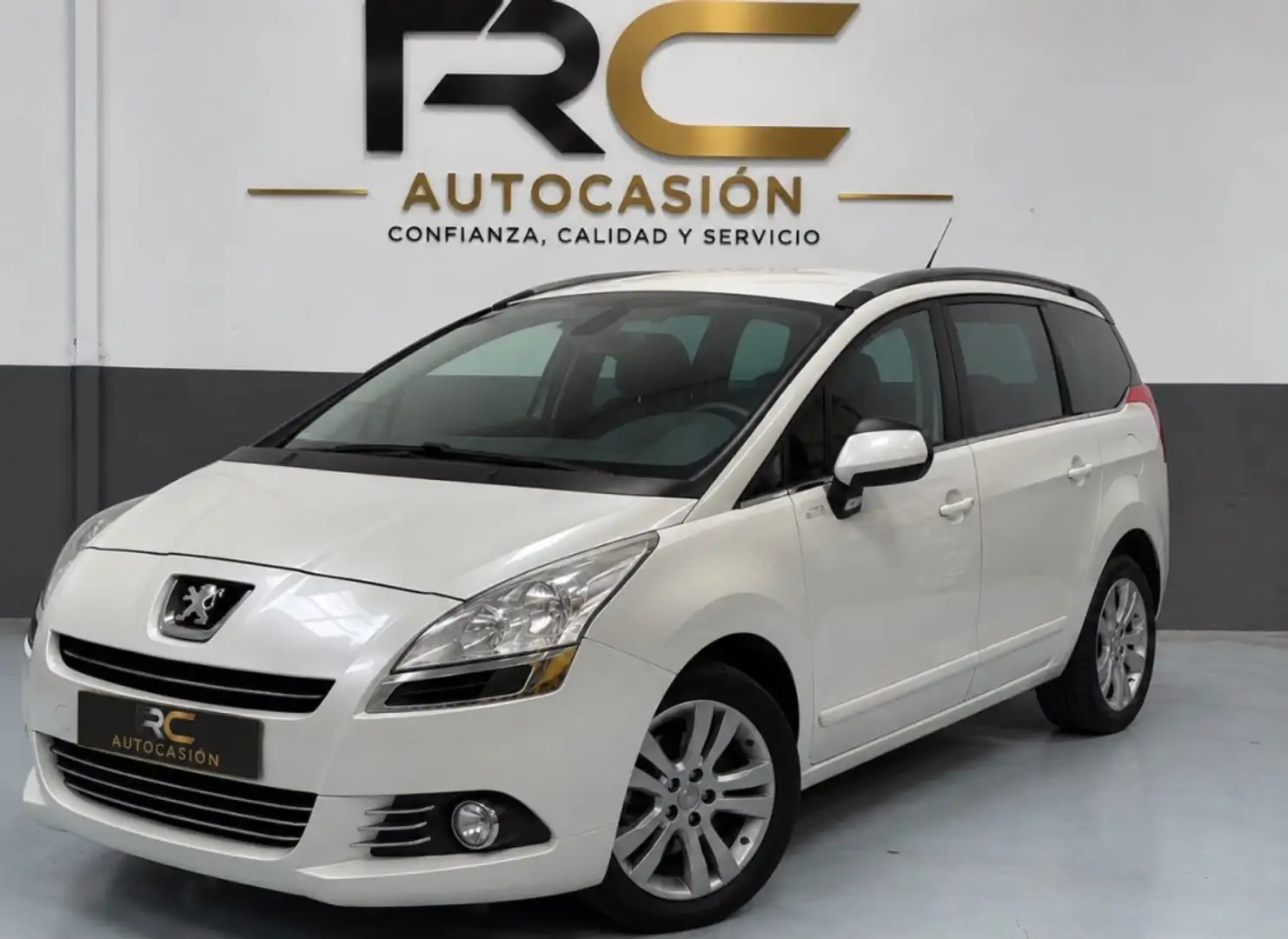 Peugeot 5008 1.6HDI Style 115 Blanco - 1