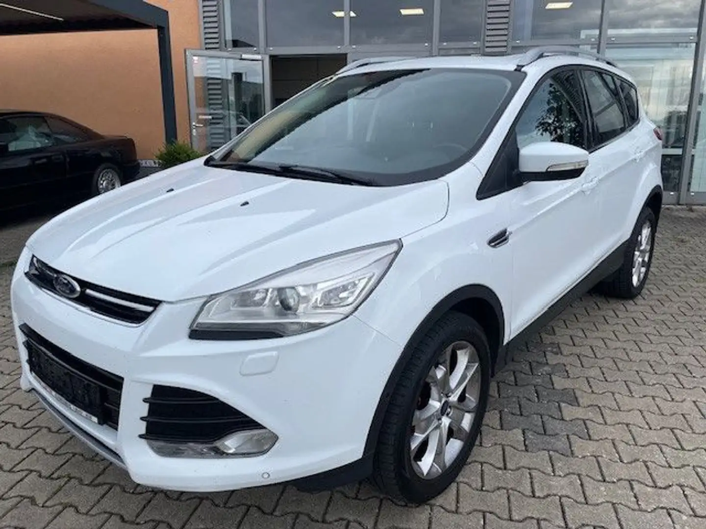 Ford Kuga Titanium Weiß - 1