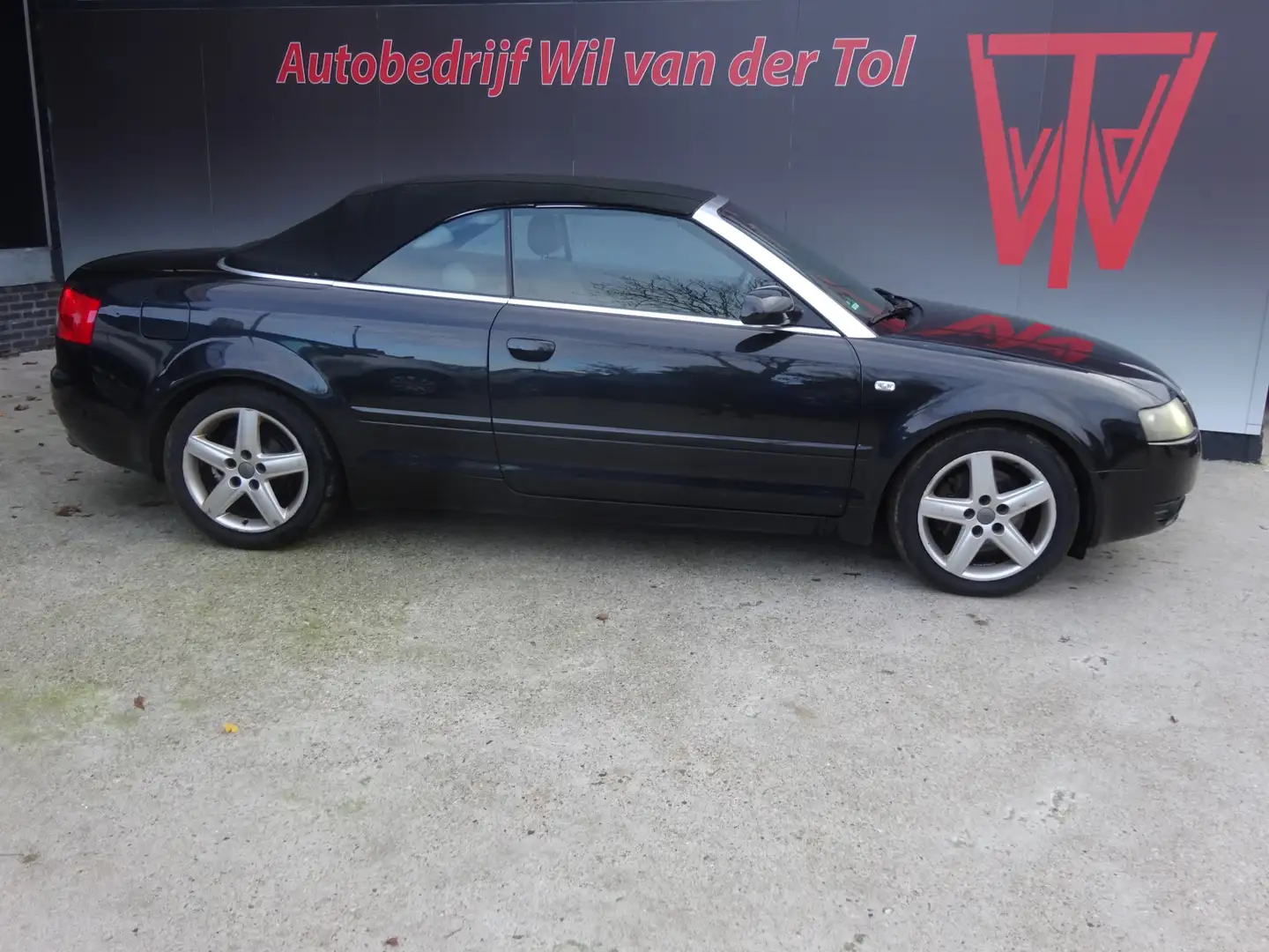 Audi A4 Cabriolet 2.4 V6 EXCLUSIVE AUTOMAAT | BOSE | XENON Zwart - 1