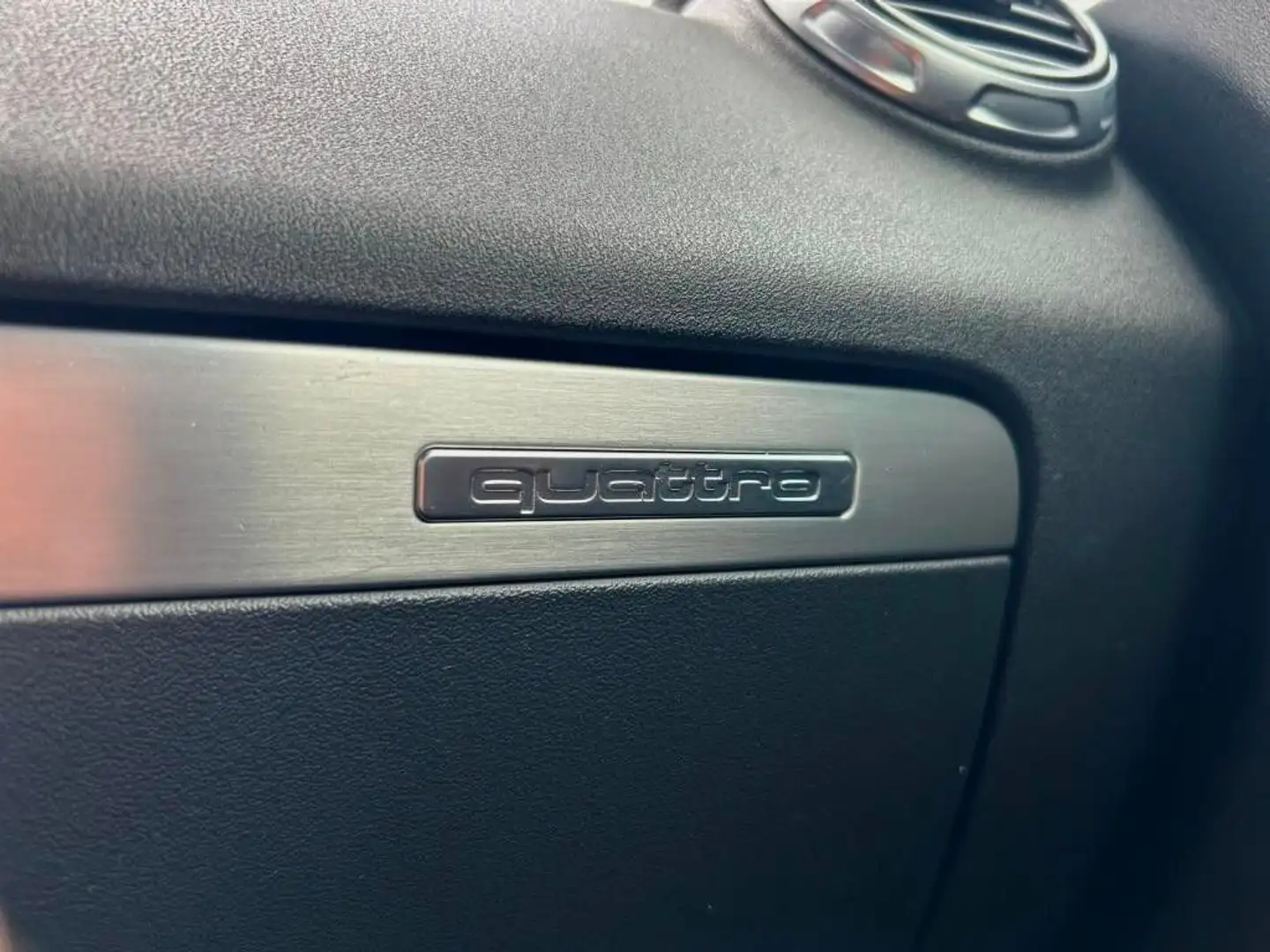Audi TT Coupe S-line 2.0 TFSI   quattro 19-Zoll Bose Grau - 2