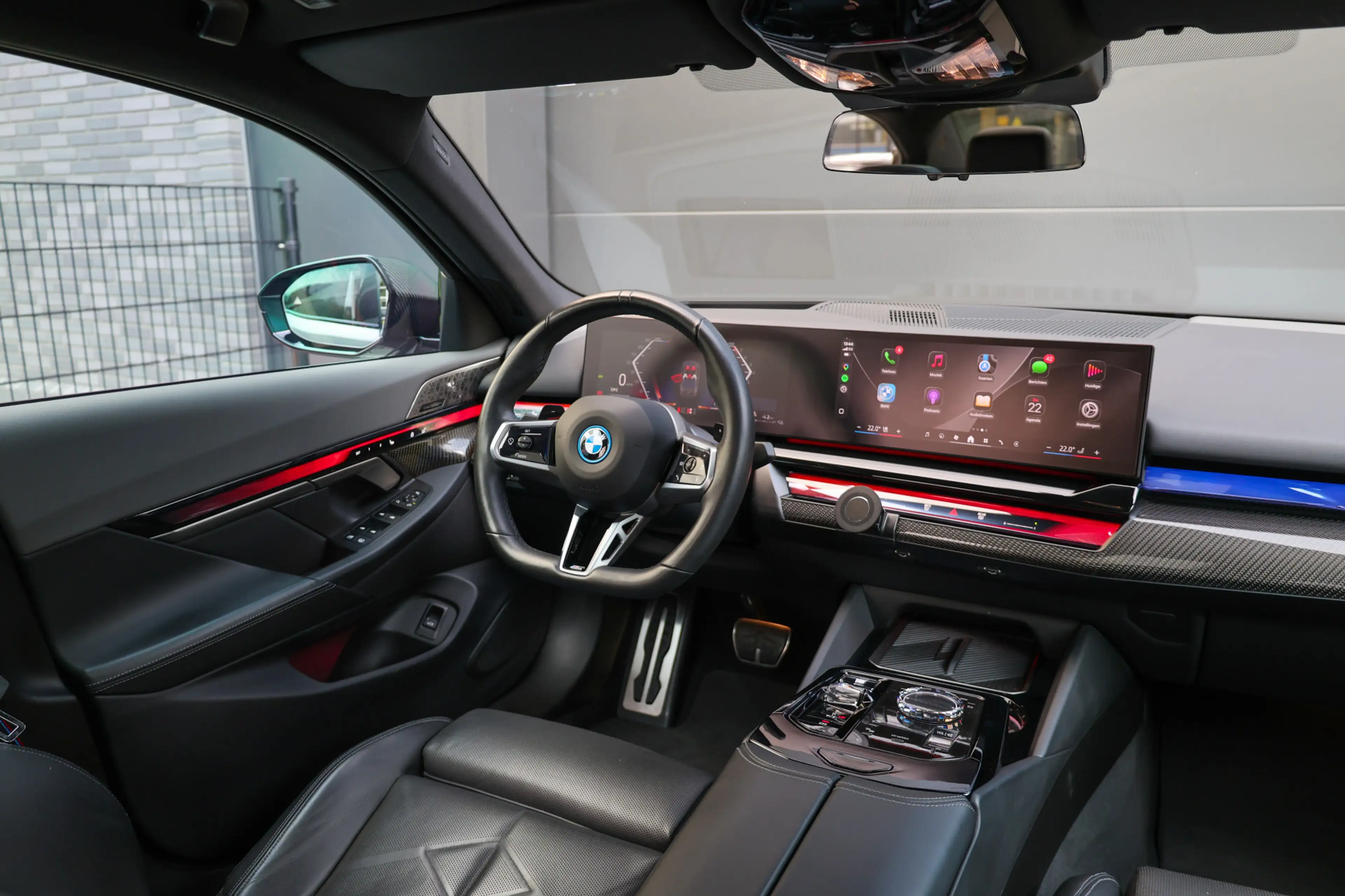 BMW 550 5-serie 550e xDrive | BTW! | FULL OPTION! | PANO | — photo 31