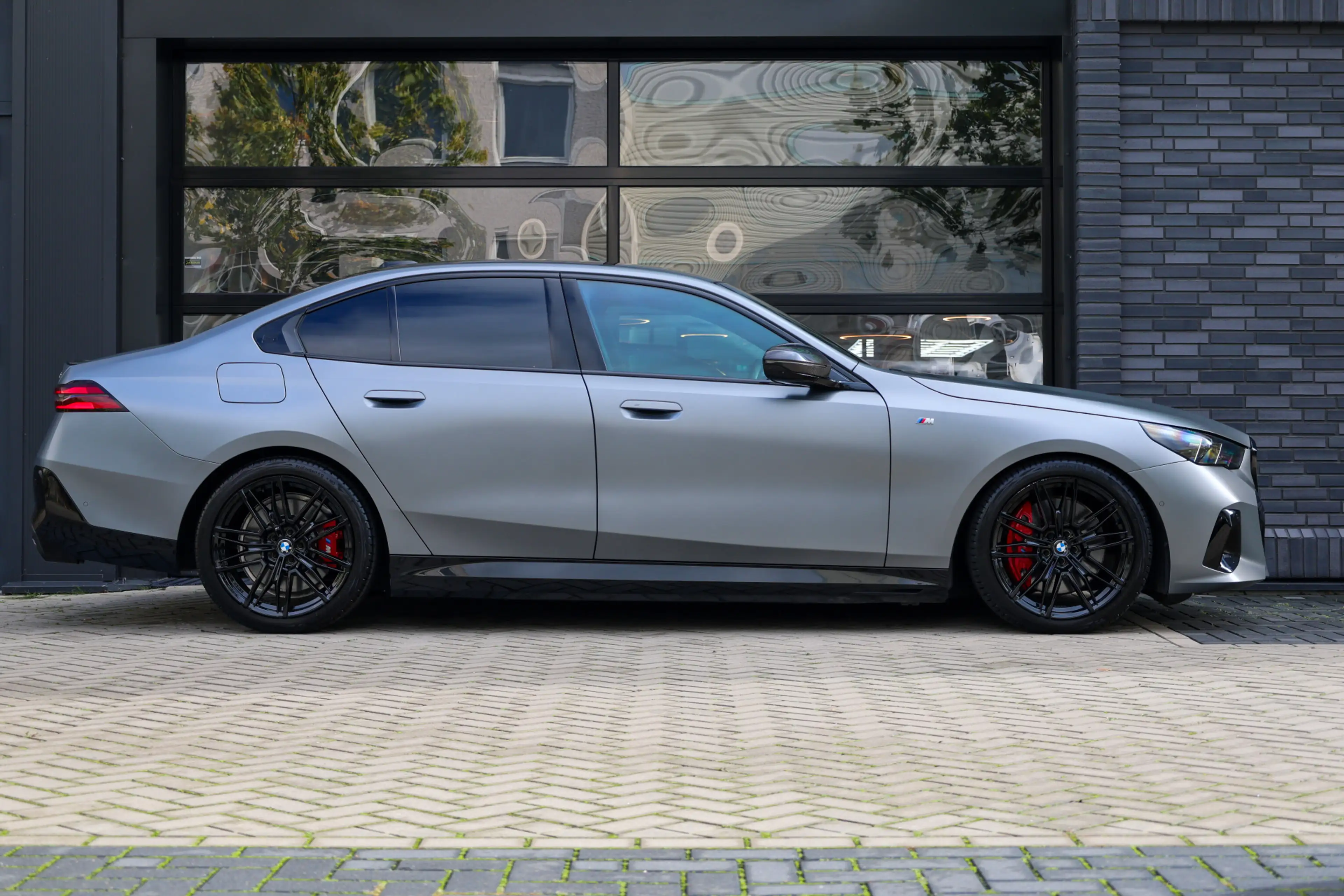 BMW 550 5-serie 550e xDrive | BTW! | FULL OPTION! | PANO | — photo 19