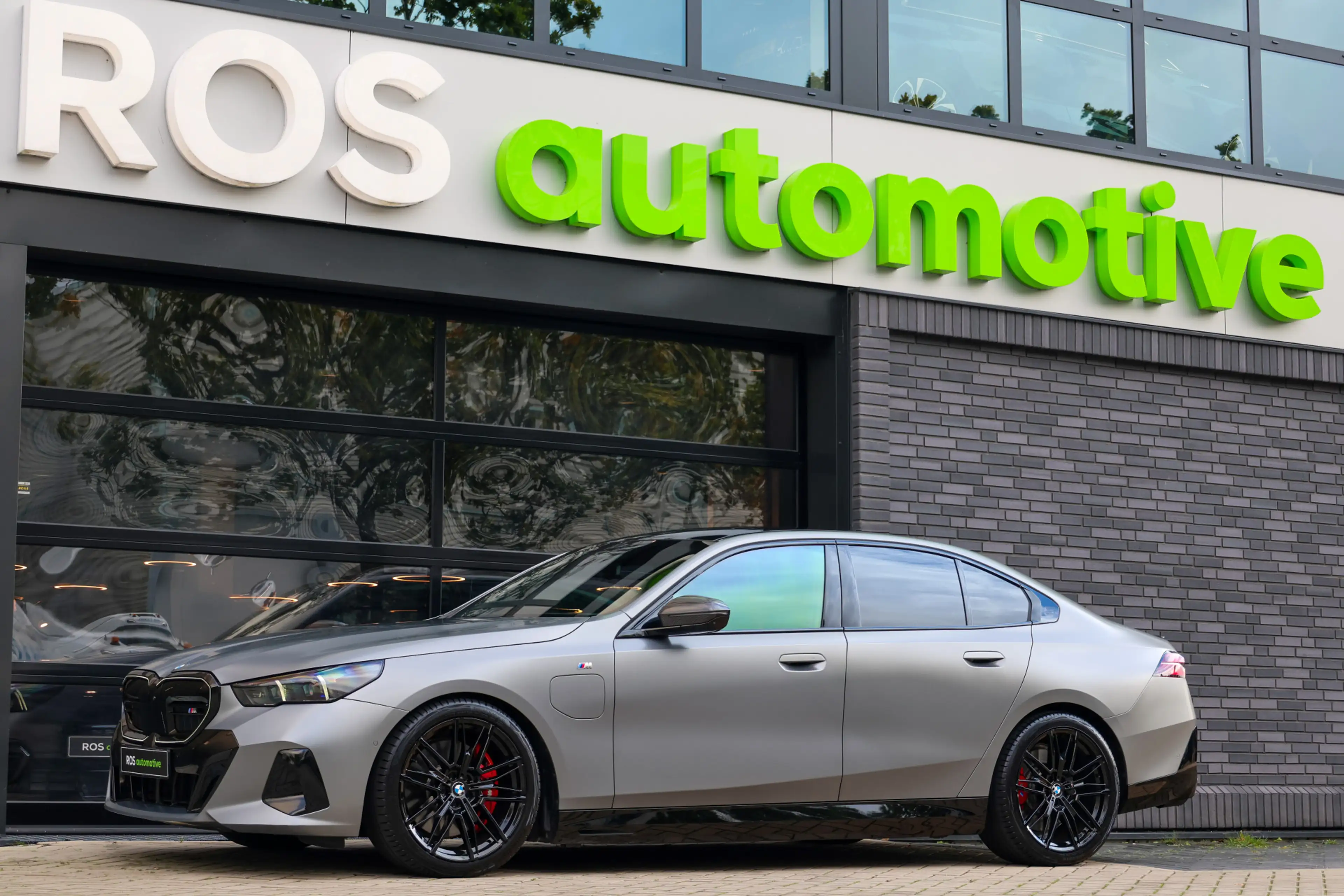 BMW 550 5-serie 550e xDrive | BTW! | FULL OPTION! | PANO | — photo 3