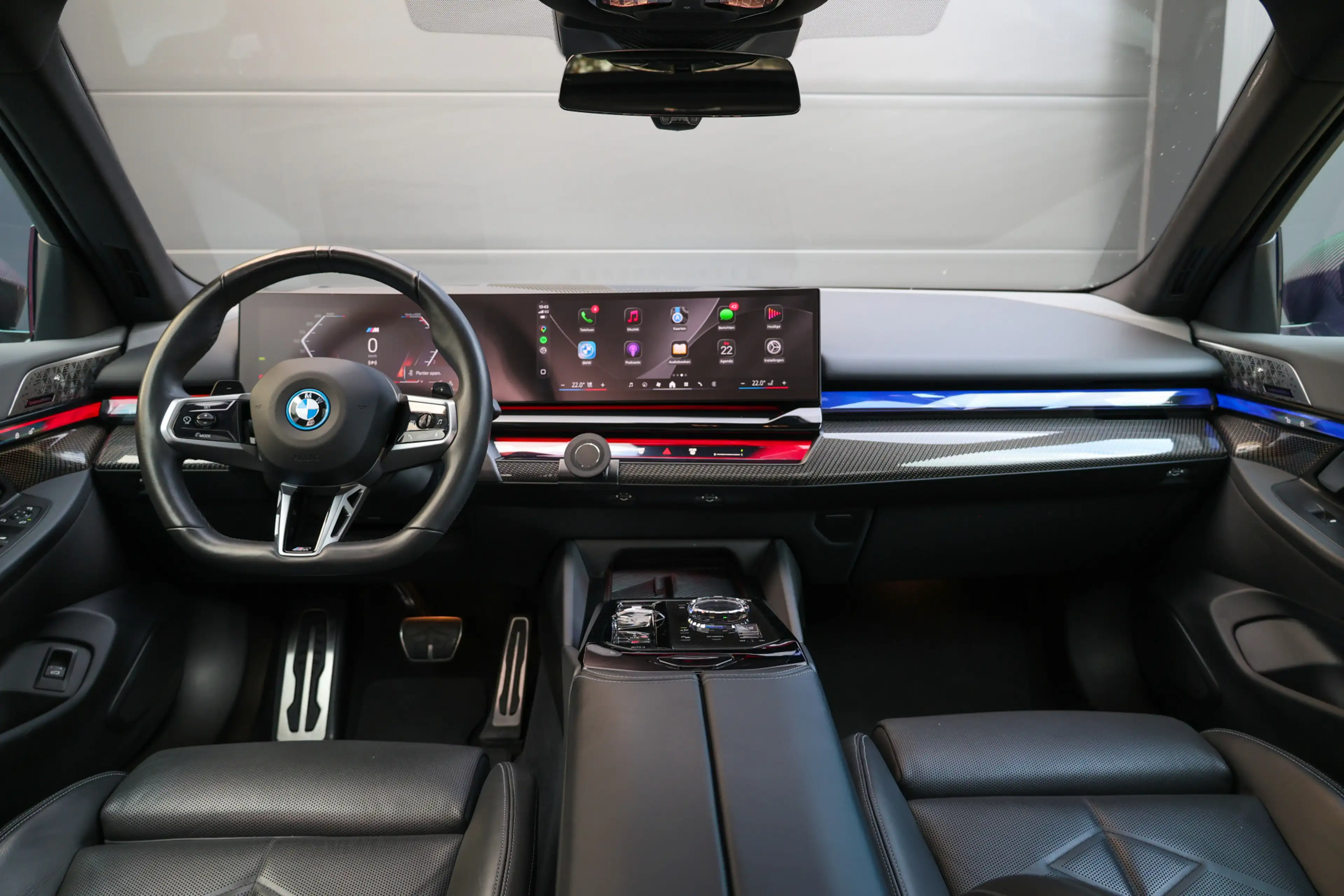 BMW 550 5-serie 550e xDrive | BTW! | FULL OPTION! | PANO | — photo 46
