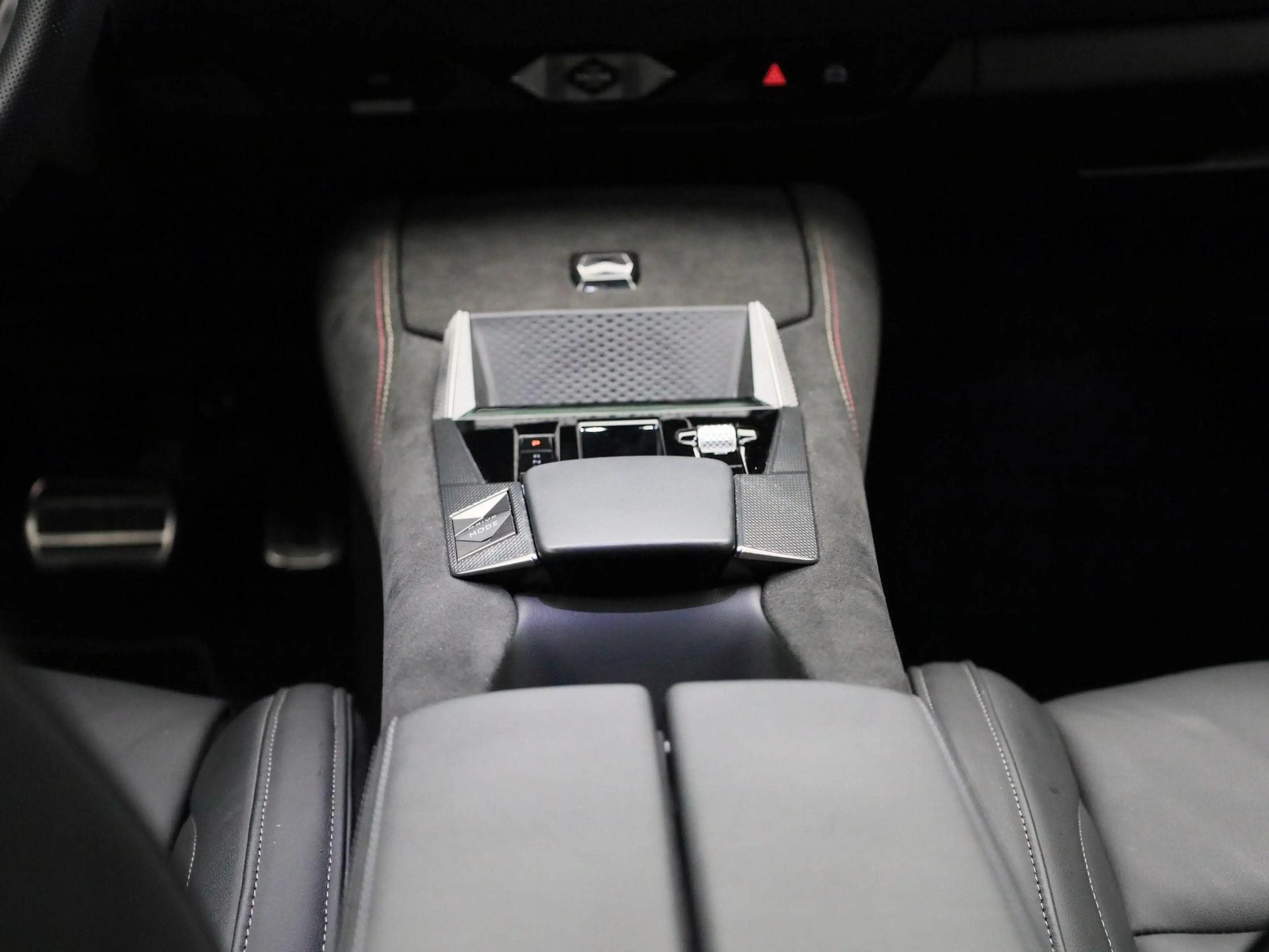 DS Automobiles DS 4 PureTech 130 Automatic Performance Line LED | LEDE — photo 10