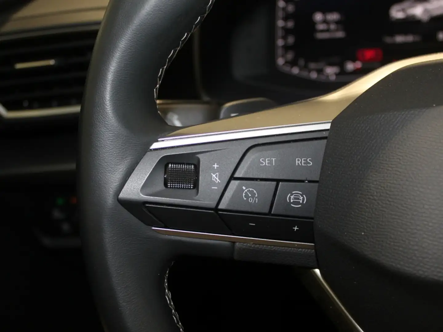 SEAT Leon León ST 1.5 eTSI S Blanco - 2