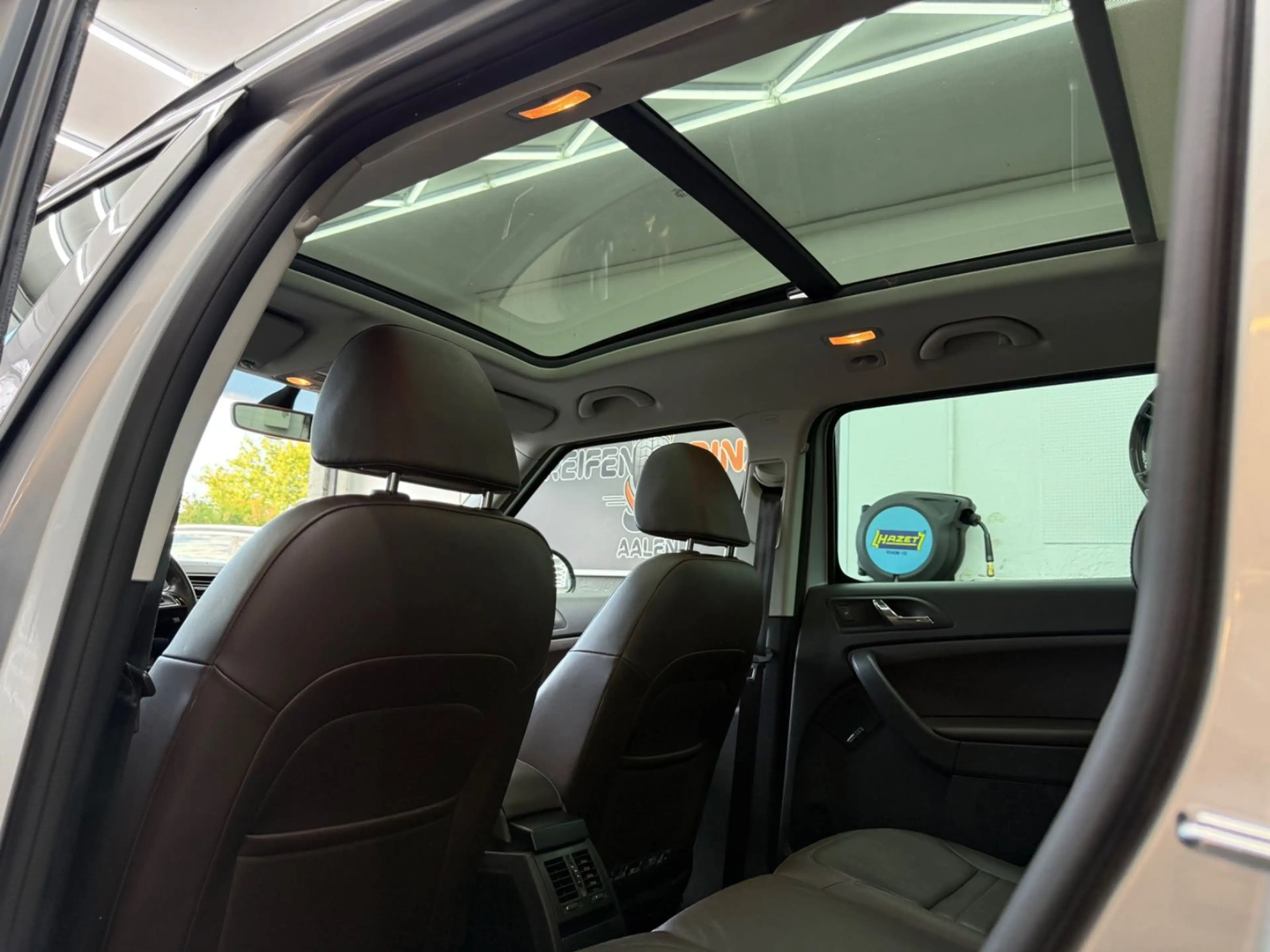 Skoda Yeti L&K Outdoor 4x4*DSG*AHK*PANO*1.HAND*LEDER — photo 15