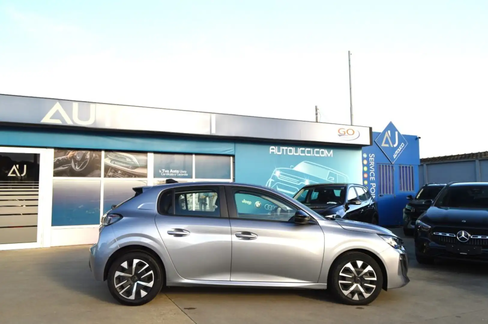 Peugeot 208 PureTech 100 Stop&Start Active Grau - 2