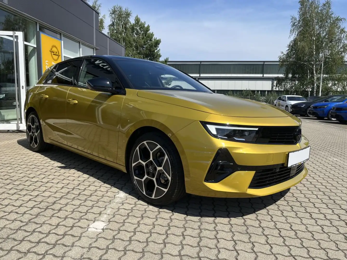 Opel Astra 1.2 Turbo Automatik Ultimate Gelb - 2