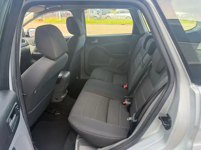 Ford Focus view 23