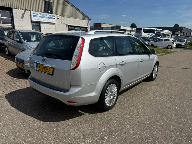 Ford Focus view 4