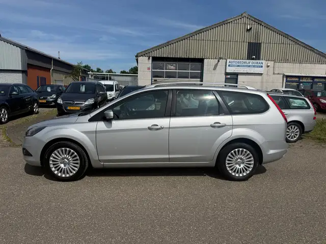 Ford Focus view 10