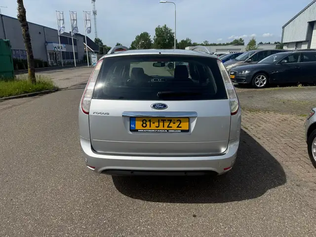 Ford Focus view 20