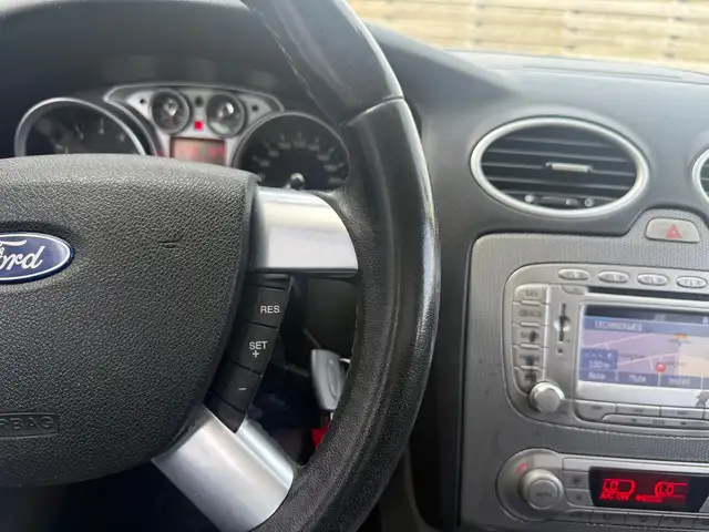 Ford Focus view 26